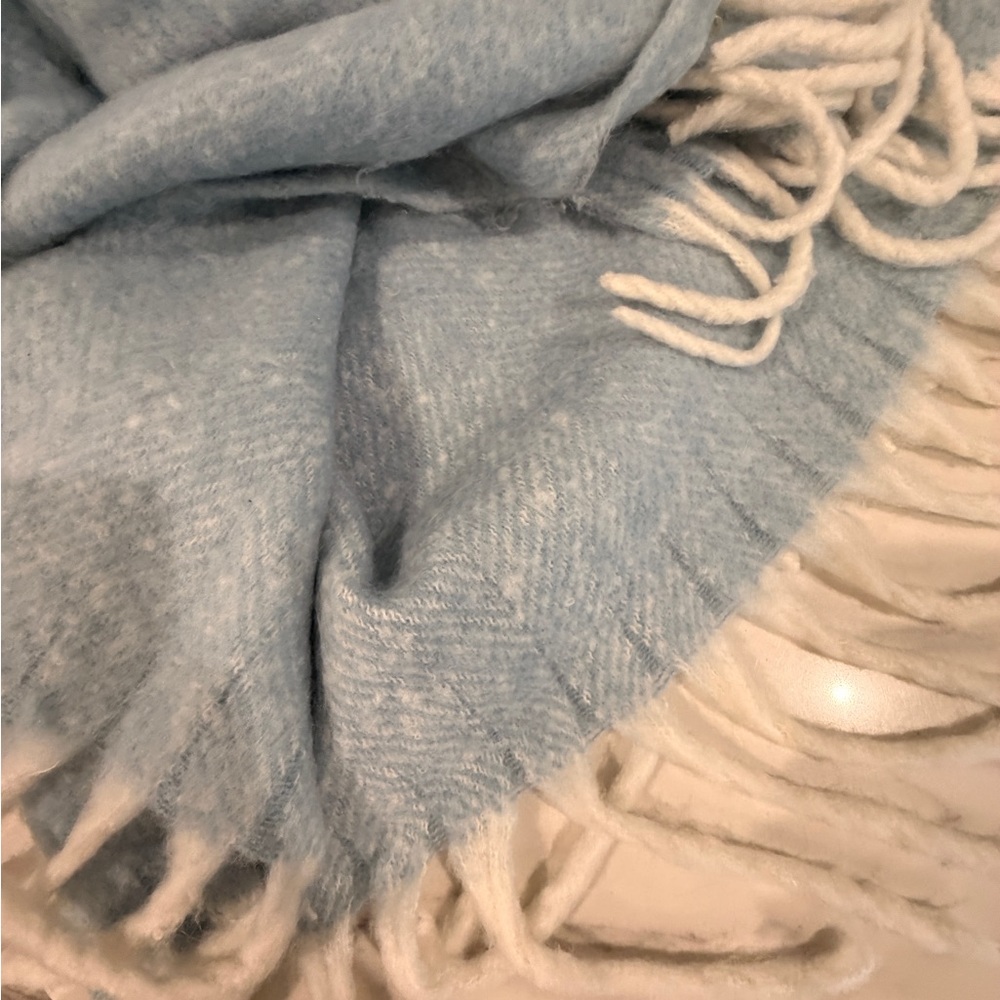 UpWest Soft Blue and Cream throw blanket - Picture 3 of 9